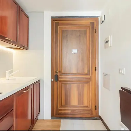 Appartement 24 *